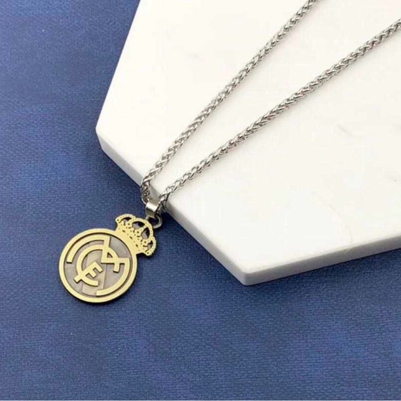 Real Madrid Badge Necklace- Soccer Pendant - Picture 7 of 10